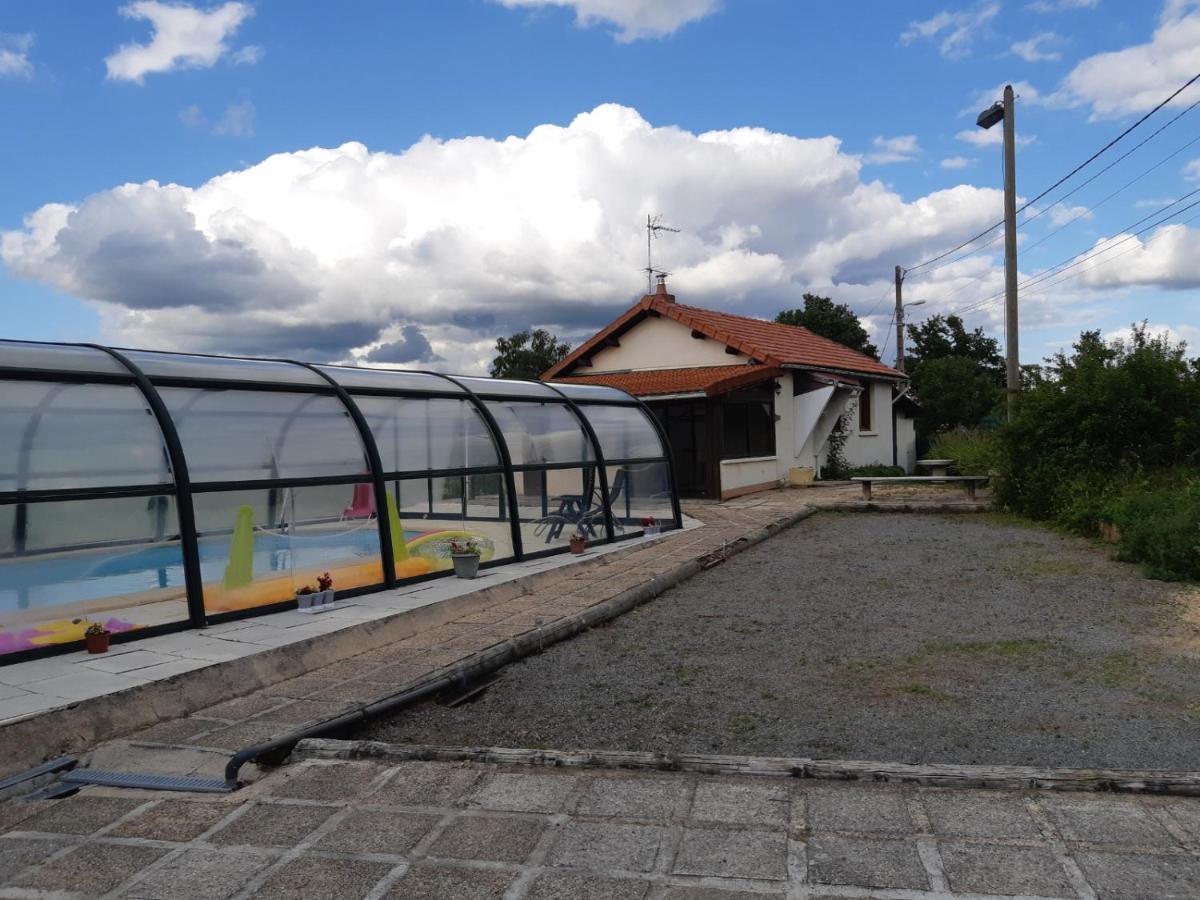 Maison A La Campagne Avec Piscine Flayat エクステリア 写真